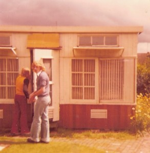 Het Oude hok thuis van mijn vader 1973 samen met broertje  Jan en ikzelf.